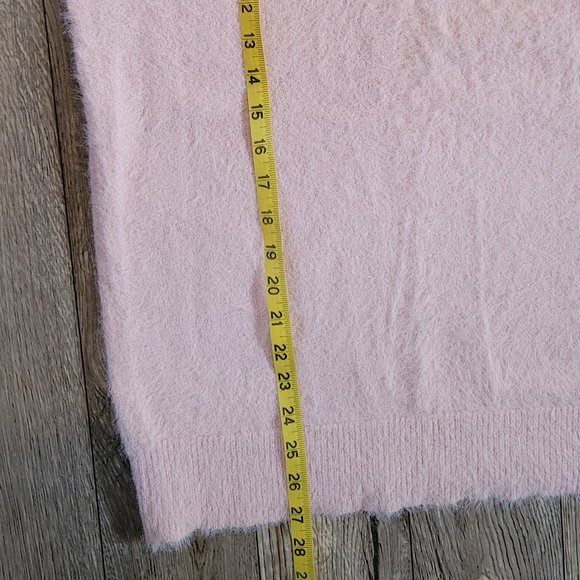 Arizona Light Pink L/S Sweater with cut out V neck Size Medium Fuzzy Faux Fur - Picture 6 of 8
